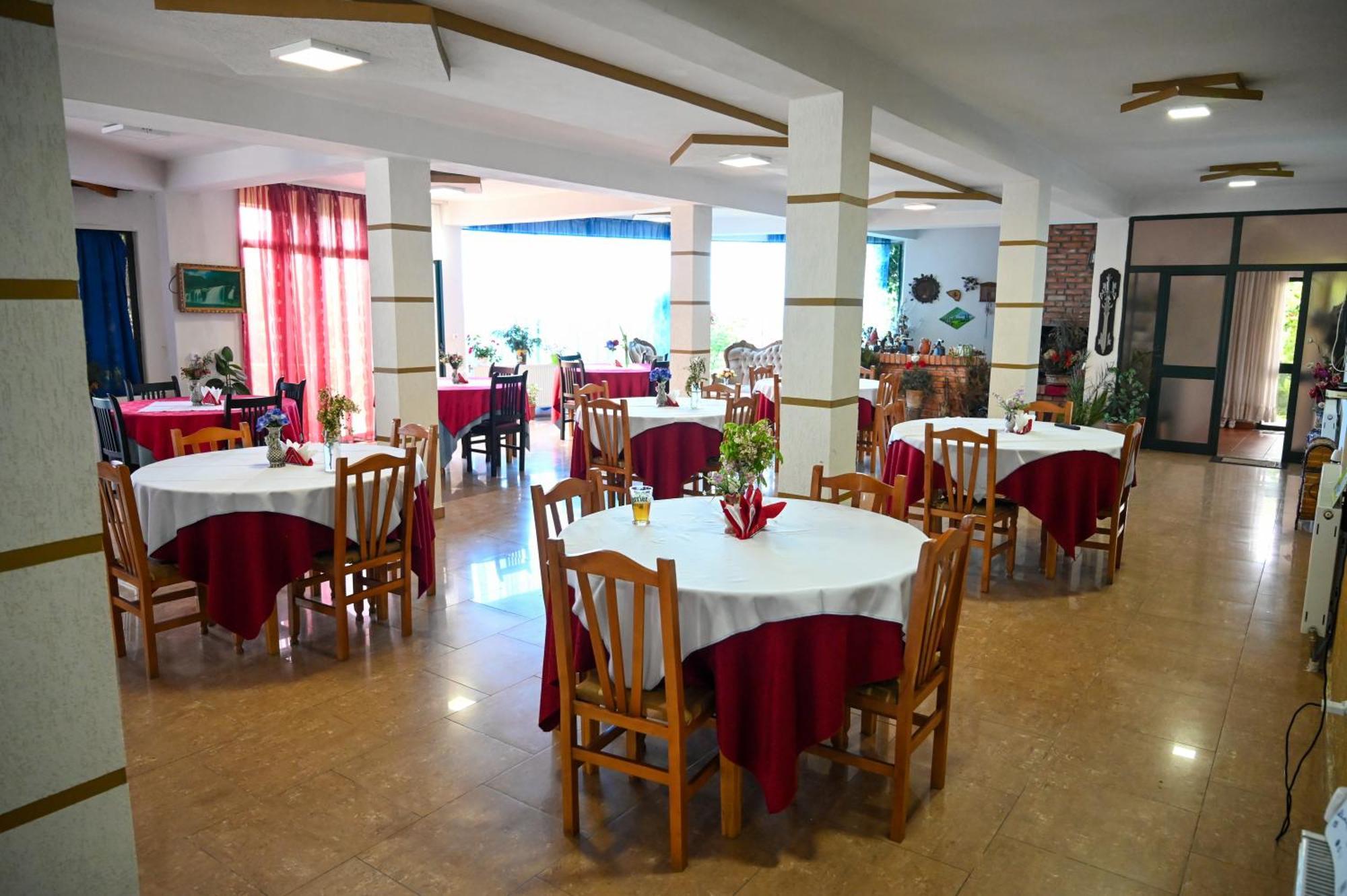 Hotel Joni Restaurant Bucimas Exteriér fotografie