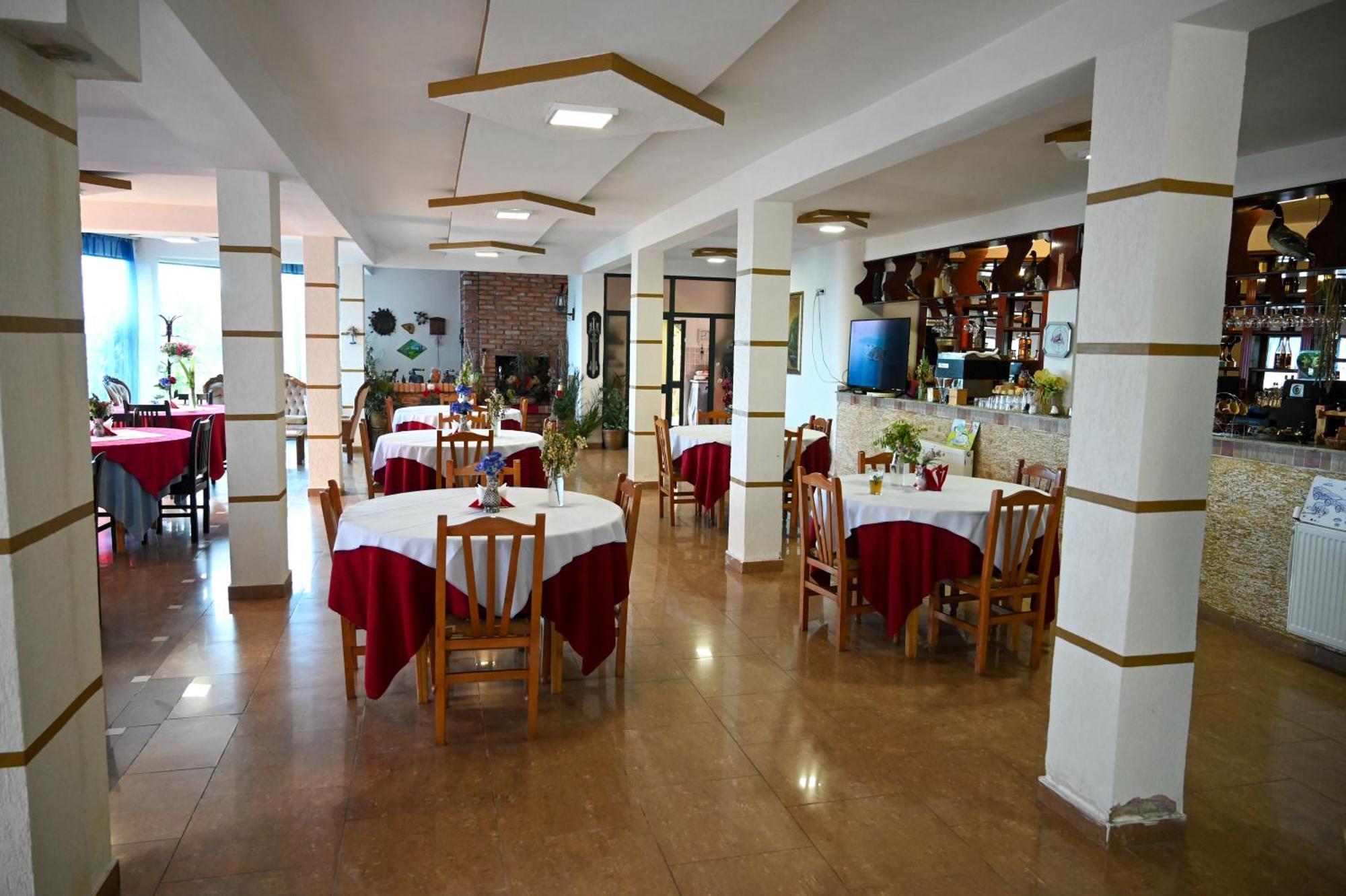 Hotel Joni Restaurant Bucimas Exteriér fotografie