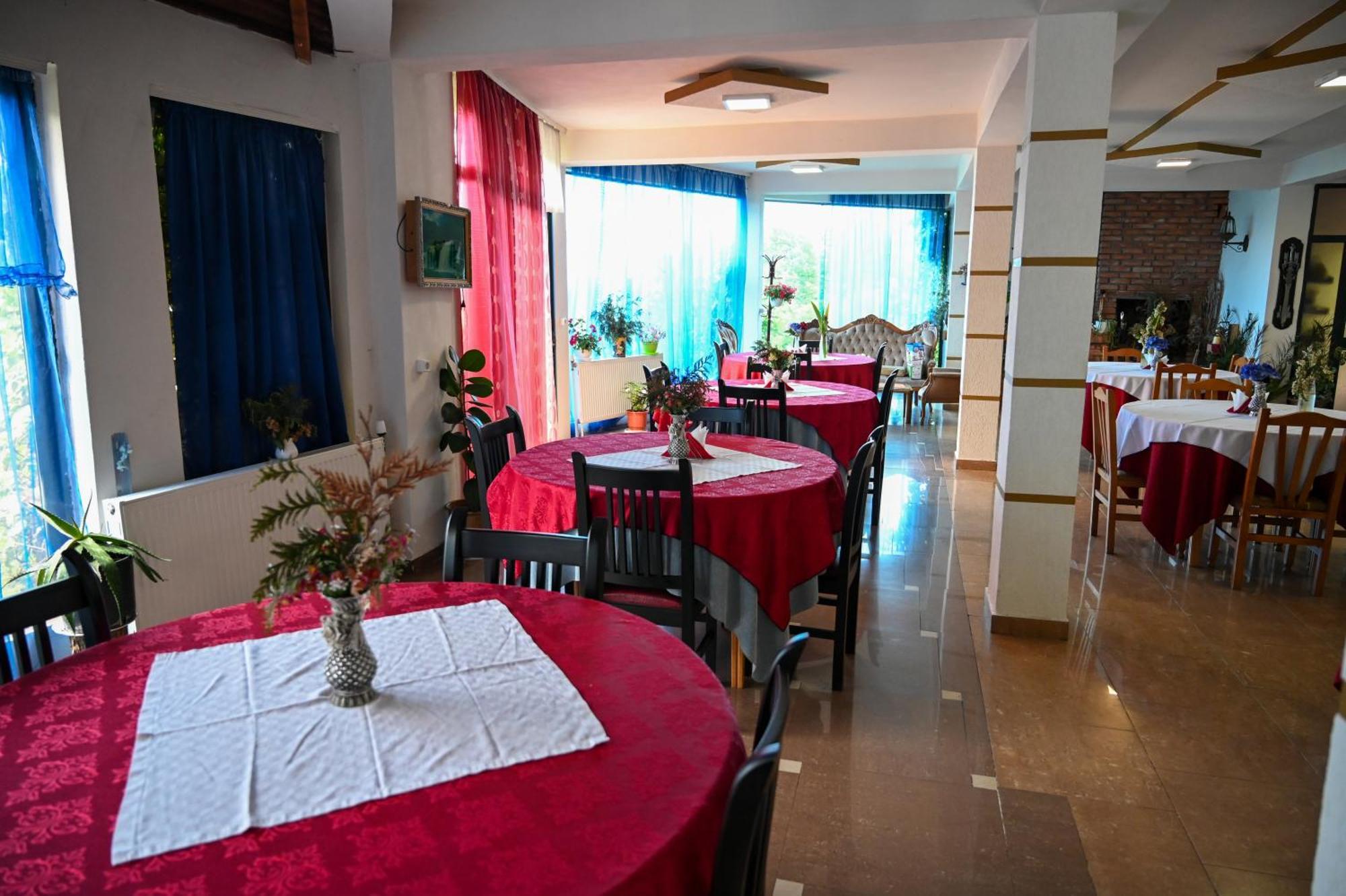 Hotel Joni Restaurant Bucimas Exteriér fotografie