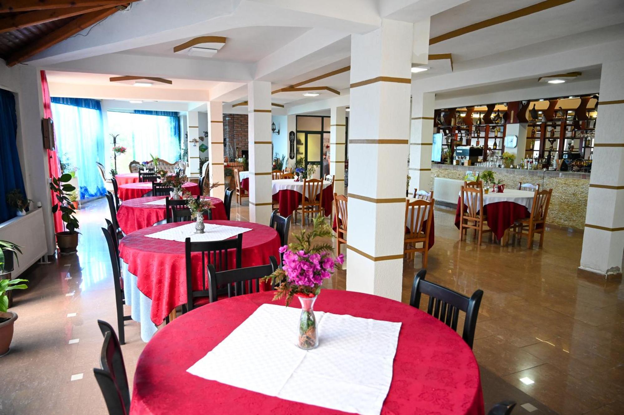 Hotel Joni Restaurant Bucimas Exteriér fotografie